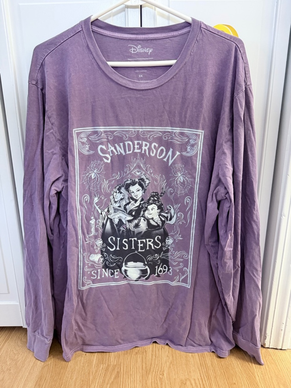 Disney Our Universe Graphic V‑Neck Tee in Dusty Lavender